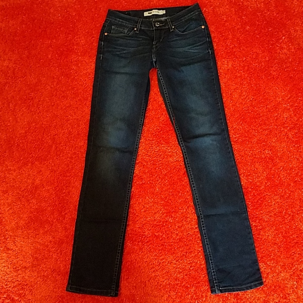 Women Levi jeans